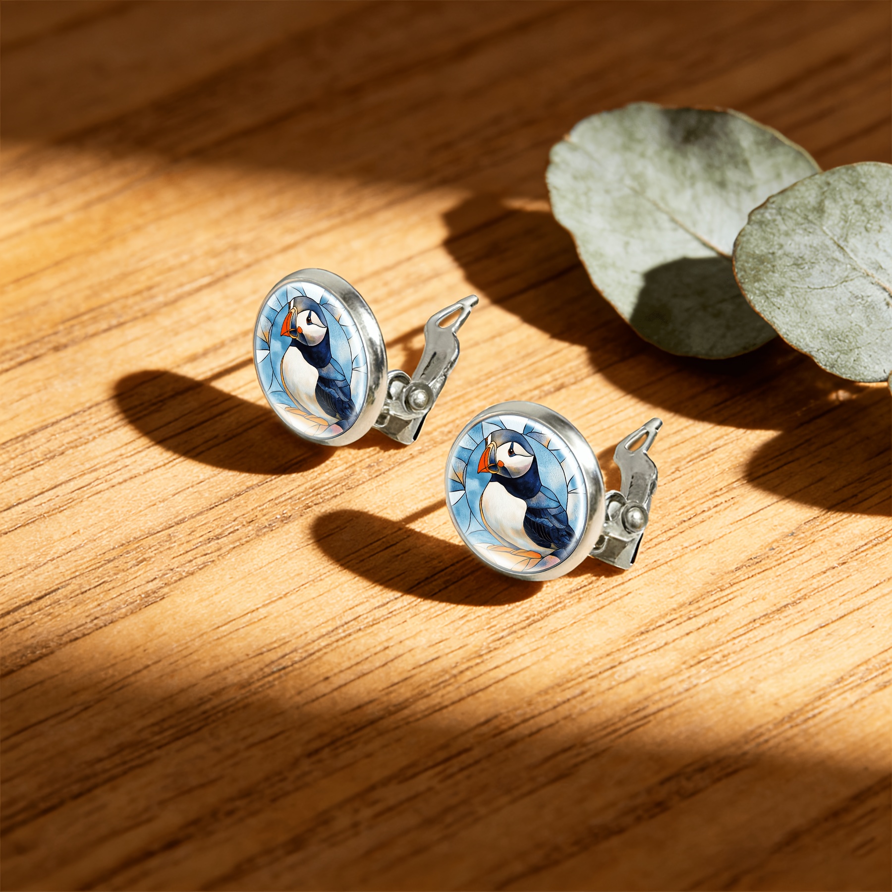 2pcs No-Piercing Round Glass Face Earrings Set, Penguin Illustration